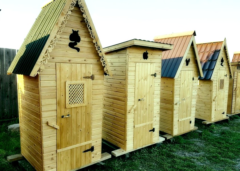 Деревянный туалет для дачи: как построить своими руками